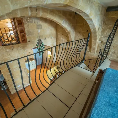 Pa - Unique Artsy Loft Apartment Valletta