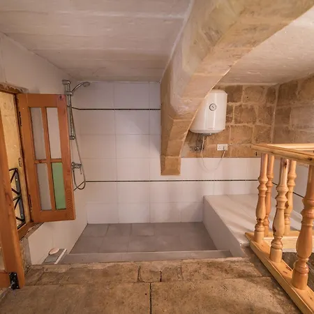 Pa - Unique Artsy Loft Apartment Valletta